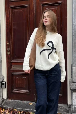 Bow sweater