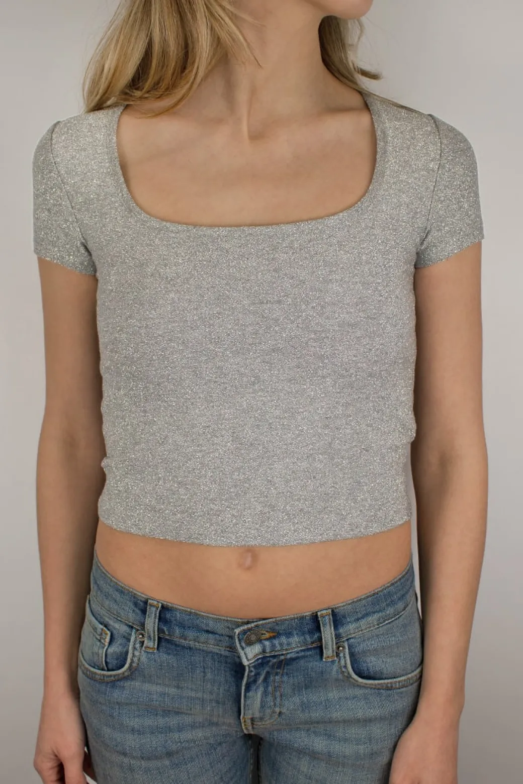 Camiseta crop cuello cuadrado