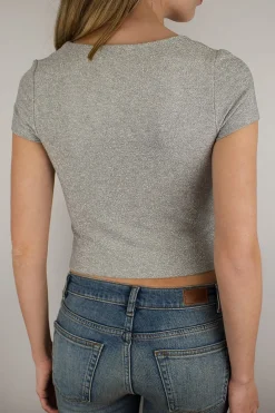 Camiseta crop cuello cuadrado