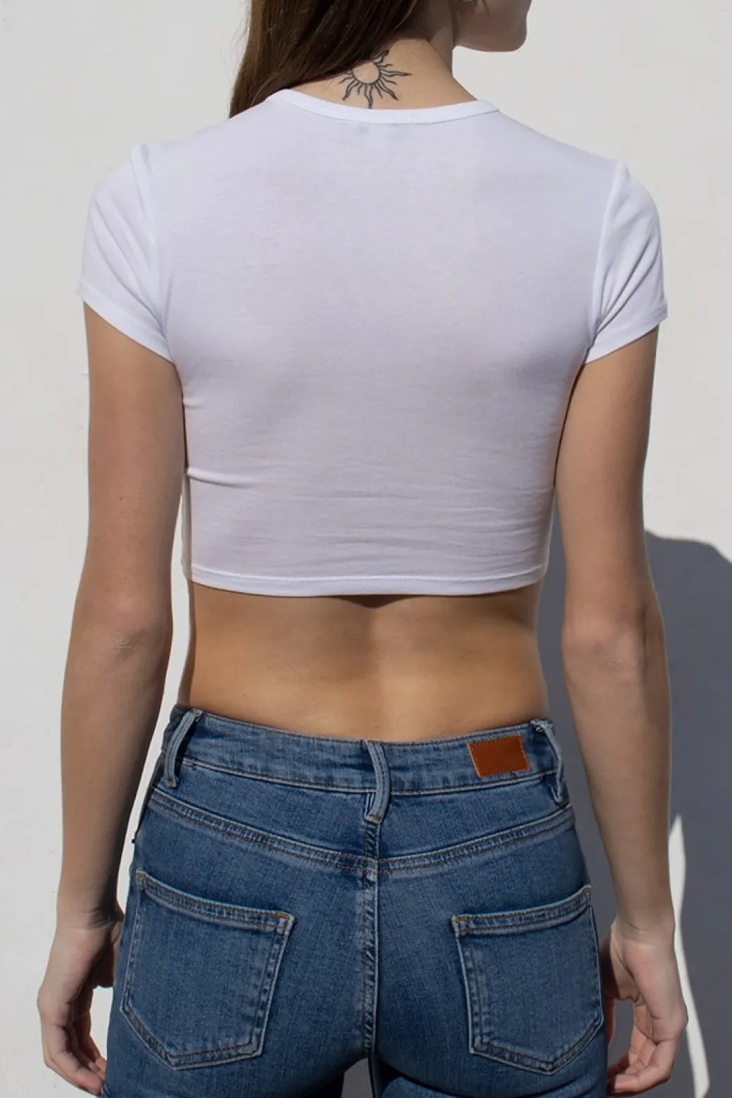 Camiseta crop cuello redondo