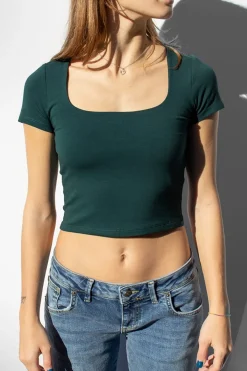 Camiseta crop escote cuadrado