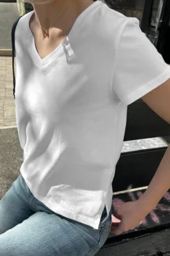 Camiseta en V