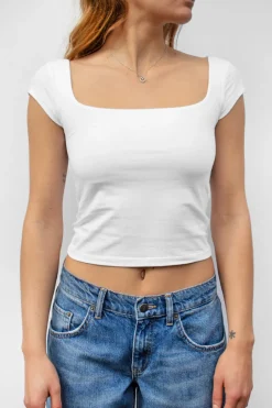 Camiseta escote cuadrado