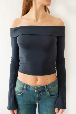Camiseta off shoulders
