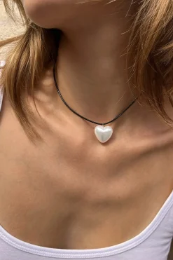 Collar choker corazón