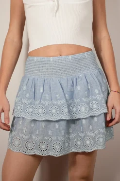 Falda con volante