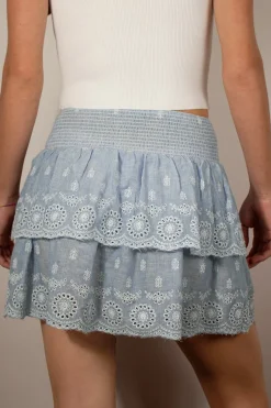 Falda con volante