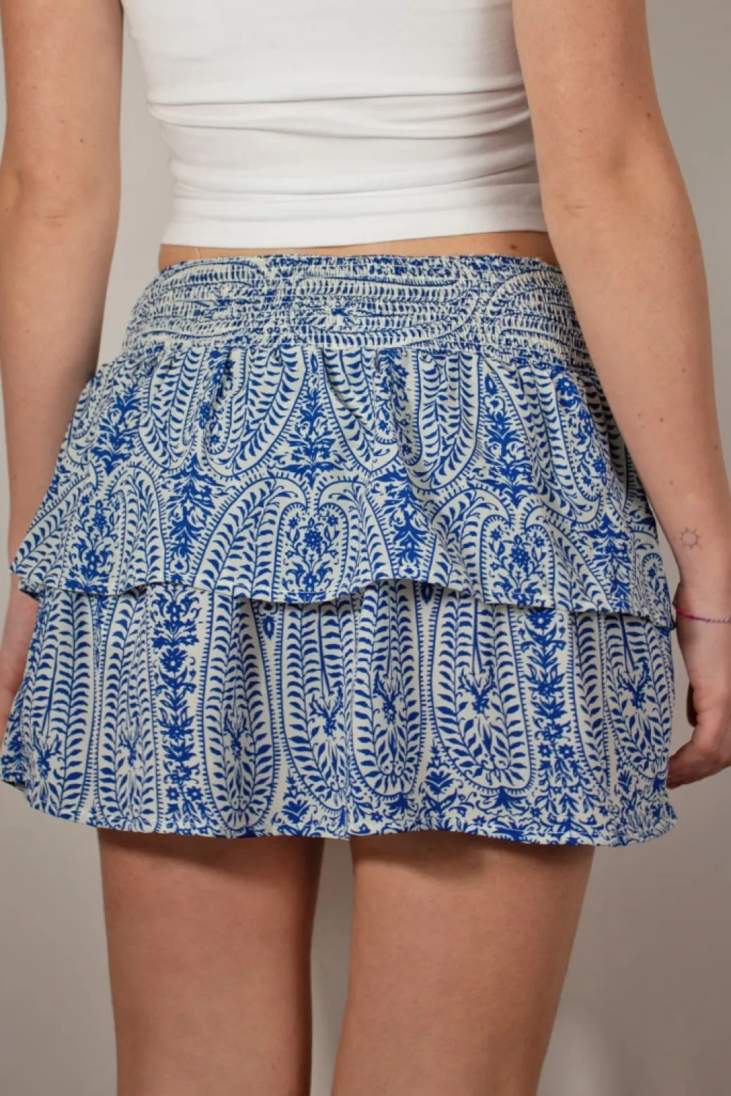 Falda con volantes