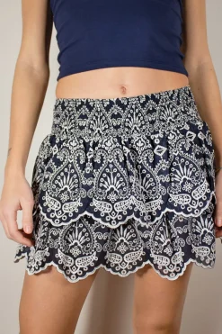 Falda con volantes