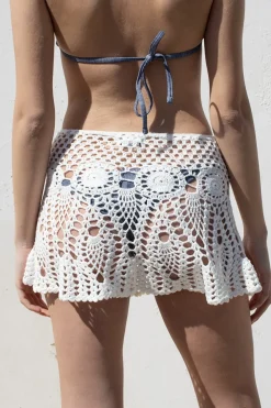 Falda crochet con borlas