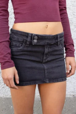 Falda doble botón