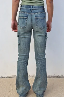 Jeans flare con bolsillos