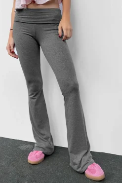 Pantalones con dobladillo