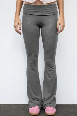 Pantalones con dobladillo