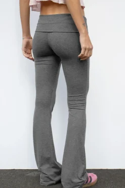 Pantalones con dobladillo