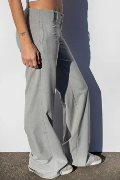 Pantalones low waist